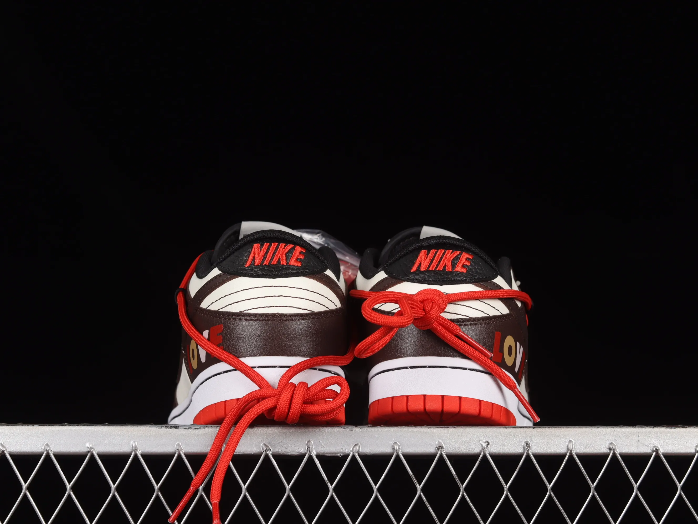 All categories Nk SB Dunk series Nk SB Dunk Low low-top sneakers Nk Dunk Low Valentine's Day LOVE customized version of deconstructed strap casual sneakers DD3363-100